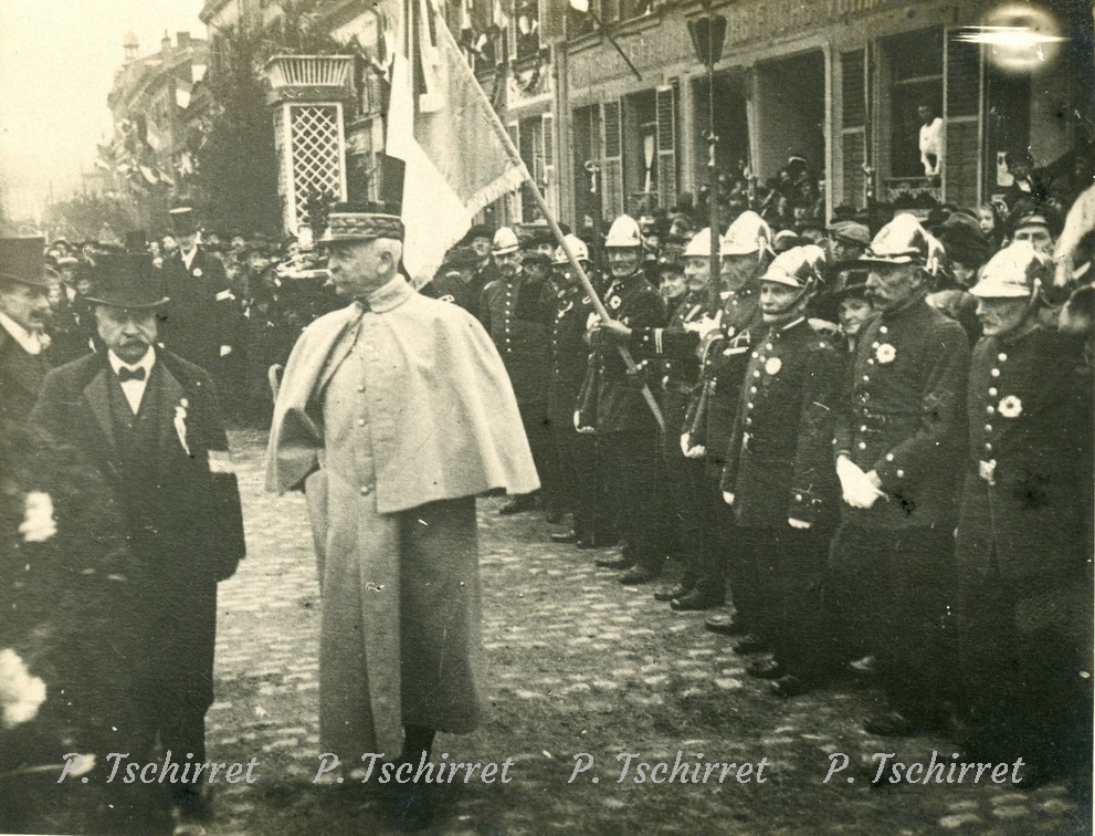 Joffre-en-visite-1915-r