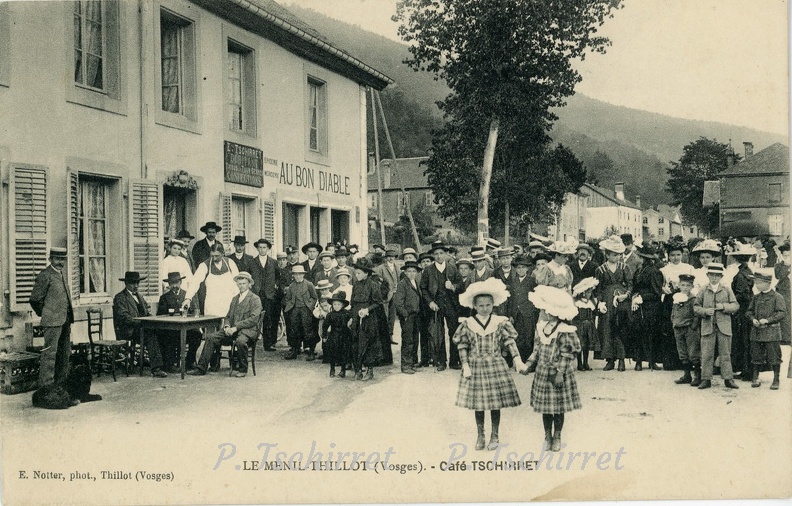 Le-Menil-Cafe-Tschirret-E-1920-r