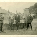 Wildenstein-Jeunes-devant-fontaine-1928-r